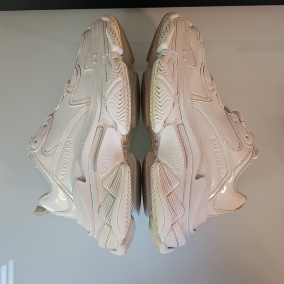 SOLD 💔 Balenciaga Triple S Patent Leather Sneakers size 39 AUTHENTIC - Picture 11 of 16